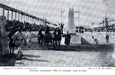 220618 Afbeelding van de winnaar van de wagenrennen, Glabio, voorgesteld door L.C.H. van Beeck Calkoen die het ...